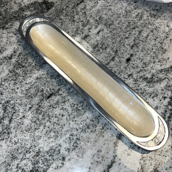 Julia Knight Classic 16" Hors D'oeuvres Tray in Snow - Picture 3 of 8